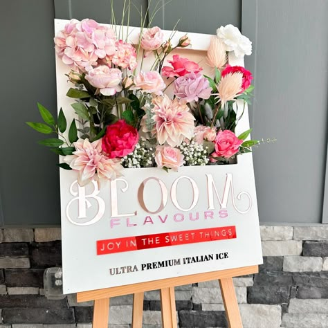 ✨We love this beautiful mirror acrylic added to the custom flower box we made for @bloomflavours 🍧💐! All of our boxes come with artificial… | Instagram Flower Box Stand, Flower Signage, Flower Stand Ideas, Flower Box Sign, Flower Box Frame, Flower Box Ideas, Diy Flower Box, Diy Flower Boxes, Craft Market Display