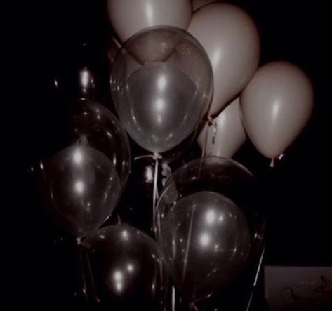 Balloons Astethic, 16 Balloons Number Aesthetic, Birthday Asthetics Background, Happy Birthday Esthetics, Baloon Aestethic, Birthday Esthetics, Birthday Widget, 19th Birthday Aesthetic, Birthday Astethic