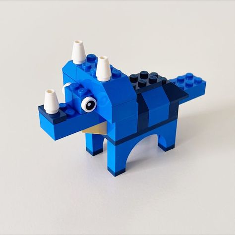 Lego Ideas For Kids, Lego Diy Crafts, Lego Basic, Lego Dinosaur, Easy Lego Creations, Lego Challenge, Lego Kits, Lego Building Instructions, Lego Club