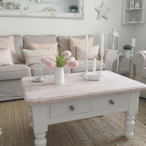 Shappy Chic, Shabby Chic Coffee Table, Glam Living Room Decor, Classy Living Room, Chic Coffee Table, Deco Chic, Glam Living Room, Cosy Living Room, Chic Living Room