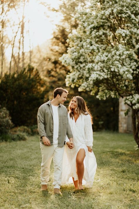 Green Engagement Photos Outfits, Sage Engagement Pictures, Casual Dress Engagement Photos, Tan And White Engagement Photos, Engagement Photos Sage Green, Neutral Color Engagement Outfits, Engagement Session Posing Prompts, Neutral Couples Photoshoot, Neutral Engagement Photos Outfit Ideas