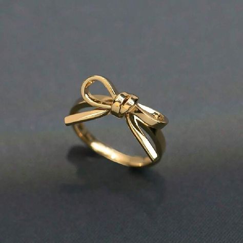 خواتم خطوبة, Gemini Jewelry, Preppy Jewelry, Bow Ring, Jewelry Accessories Ideas, Dope Jewelry, Jewelry Essentials, Classy Jewelry, Jewelry Lookbook