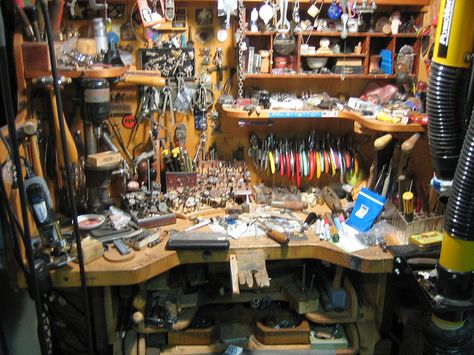 . Jewelers Bench, Jewellers Bench, Workshop Studio, Artistic Space, Studio Organization, Hobby Room, Jewelry Workshop, Jewelry Studio, Garage Workshop