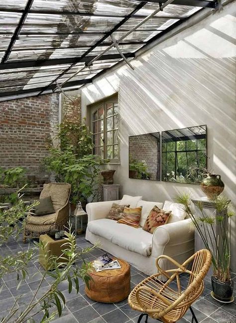 35+ Amazing conservatory greenhouse ideas for indoor-outdoor bliss Ruang Tamu Outdoor, Design Per Patio, Lots Of Plants, Indoor Balcony, Balcony Design Ideas, Balkon Design, Desain Lanskap, Patio Interior, Design Exterior