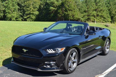 Ford Mustang Convertible 2018, Mustang Cars Convertible, Black Convertible Mustang, Mustang Convertible 2020, Convertible Mustang Aesthetic, Convertable Mustang, Ecoboost Mustang, Convertible Mustang, Ford Mustang Gt Convertible