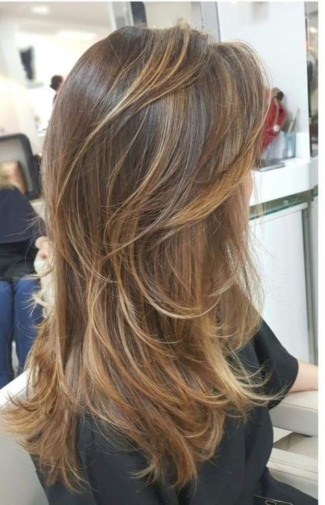 Blonde And Brunette, Rambut Brunette, Brown Hair Inspo, Bronde Hair, Brunette Hair With Highlights, Brown Hair With Blonde Highlights, Honey Blonde Hair, Brown Hair Balayage, Hair Guide