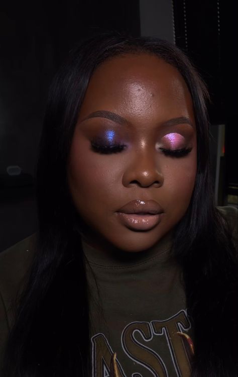 Purple Soft Glam Makeup, Blue Glitter Eye Makeup, Cosmic Makeup, Lilac Makeup, Purple Smokey Eye, Yellow Eyeshadow, Bronze Makeup, Painted Faces, Soft Glam Makeup