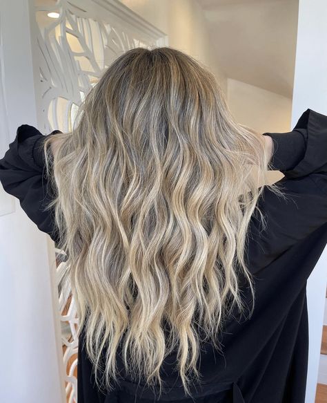 Blonde Hand Tied Extensions, Sunkissed Blonde Hair, Sun Kissed Blonde Hair, Sun Kissed Blonde, Sunkissed Blonde, Healthy Blonde Hair, Blonde Hair Tips, Hand Tied Extensions, Blonde Layered Hair