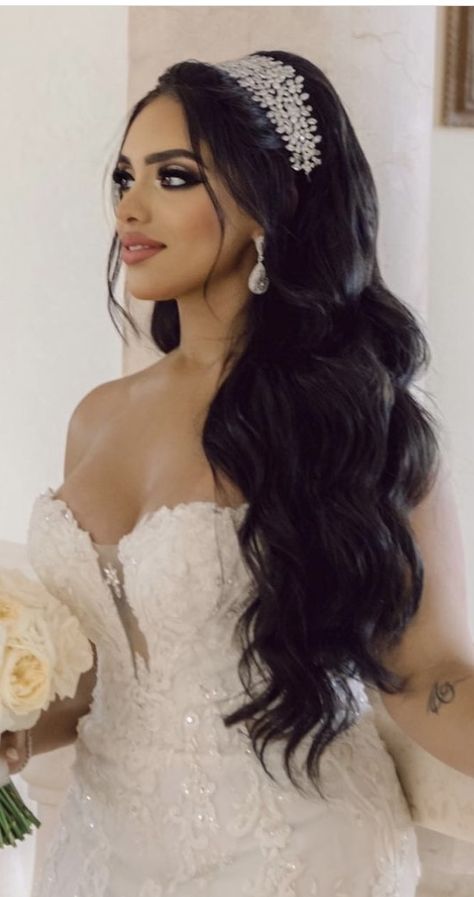 Big Hair Down Wedding, Long Hair Wedding Styles With Crown, Big Curly Hair Wedding, Wedding Big Hair, Mexican Bride Hairstyle, Big Curls Bridal Hair, Bridal Hairstyles Dark Hair, Extra Long Wedding Hair, South Asian Bridal Hair