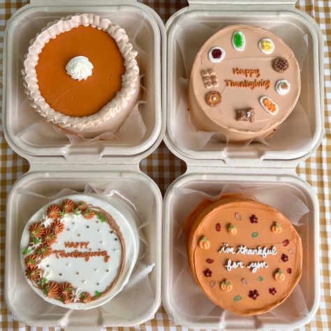 Fall Lunch Box Cakes, Fall Bento Cake Ideas, Mini Thanksgiving Cakes, Halloween Lunchbox Cakes, Mini Fall Cakes, Thanksgiving Bento Cake, Autumn Bento Cake, Thanksgiving Bakery Ideas, Fall Bento Cake