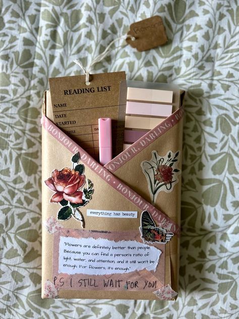 Blind Date With A Book Personalized Book Gift Bookish Gift Romance Fantacy Thriller cute Gift Idea Book Lover Gift - Etsy Reading Gift Basket, Book Themed Birthday Party, Blind Date With A Book, Date With A Book, Diy Photo Book, Personalized Book, Birthday Book, Gift Inspo, Book Gift