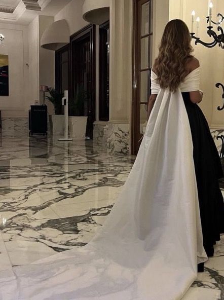 Black Gown Elegant Classy With Sleeves, Off Shoulder Evening Gown, Wedding Dresses Mermaid, Classy Gowns, Soiree Dress, Fancy Wedding Dresses, Elegant Dresses Classy, Dresses Simple, Dresses Mermaid