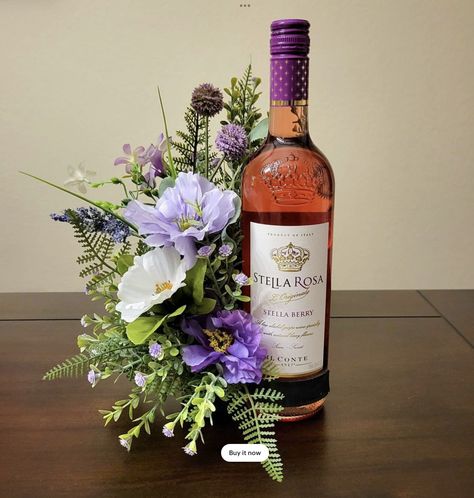 Elegant Wine Bottle Centerpieces, Wine Bottle Flower Centerpiece, Wine Bottle Centerpieces For Wedding Diy, Wine Bottle And Flowers, Wine Bottle Floral Arrangements, Wine Flower Bouquet, Wine Wedding Centerpieces, Bottle Centerpieces Wedding, Wine Bottle Gift Ideas