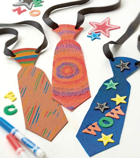 Foamie Neckties for Dad Tēvu Diena, Parent Appreciation, Kids Fathers Day Crafts, Vika Papper, Dad Crafts, Fathers Day Art, Father's Day Activities, Diy Gifts For Dad, Diy Father's Day Gifts