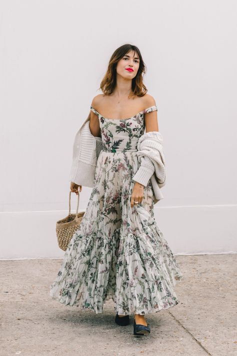 Paris Fashion Week September 2018 Street Style by Collage Vintage Fashion Rules, Jeanne Damas, Coat Outfit, Mode Chic, Stil Inspiration, Couture Gowns, Cool Street Fashion, Fancy Dresses, Couture Fashion