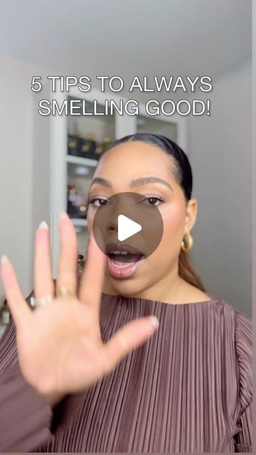 Body Care For Black Women, Body Powder For Women, How To Smell Good After Showering, Best Lotions To Smell Good, How To Use Perfume, Body Smell Good Products, How To Smell Good All Day Products, How To Make It Smell Good Down There, How To Smell Better