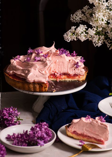 Rhubarb Cream Tart with Strawberry Meringue - Rhubarb and Cod Strawberry Meringue, Bacon Roll, Cream Tart, Pie Flavors, Rhubarb Recipes, Favorite Pie, Strawberry Rhubarb, Food Cakes, Healthy Salads