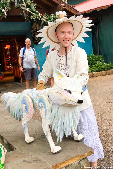 ADORABLE ALERT! Merry Menagerie Birds Are Flying into Disney’s Animal Kingdom! Merry Menagerie, Holiday Lanterns, Holiday Stories, Dapper Day, Disney Food Blog, Disney Holiday, Christmas Travel, Disney S, Disney Dining