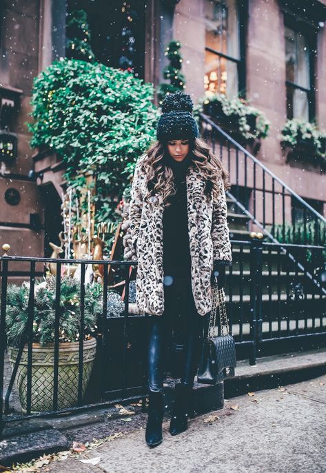 winter outfits leopard jacket, nyc at christmas time, what to wear NY at christmas time, warm cute pinterest outfit NYC winter, emily ann gemma, the sweetest thing blog, cute winter outfit idea nyc, black chanel maxi bag quilted, faux fur leopard coat outfits pinterest New York Winter Fashion, Vinter Mode Outfits, New York Winter Outfit, Cold Weather Outfits Winter, Nyc Winter Outfits, Winter Nyc, Winter Mode Outfits, Street Style New York, Nyc Winter