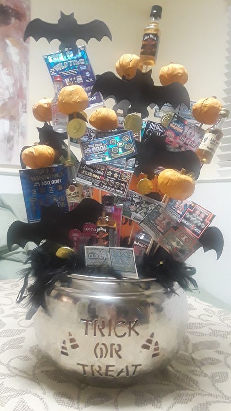 Halloween Lottery Ticket Basket, Fall Lottery Ticket Basket, Raffel Baskets, Halloween Raffle Basket Ideas, Fall Raffle Basket Ideas, Prize Baskets, Halloween Work Party, Raffle Gift Basket Ideas, Halloween Treat Baskets