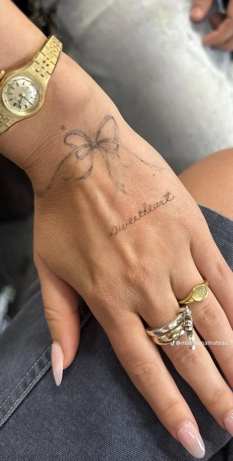 Tattoos Inspo, Special Tattoos, Bow Tattoo, Petite Tattoos, Hand Tattoos For Women, Tattoo Women, Small Hand Tattoos, Tattoo Script, Discreet Tattoos