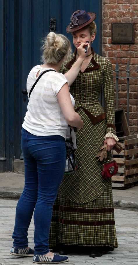 The Paradise BBC Behind the Scenes The Paradise Bbc, Gown Costume, Victorian Gown, Victorian Era Fashion, 1880s Fashion, Bbc Drama, Bustle Dress, Period Dress, Victorian Costume