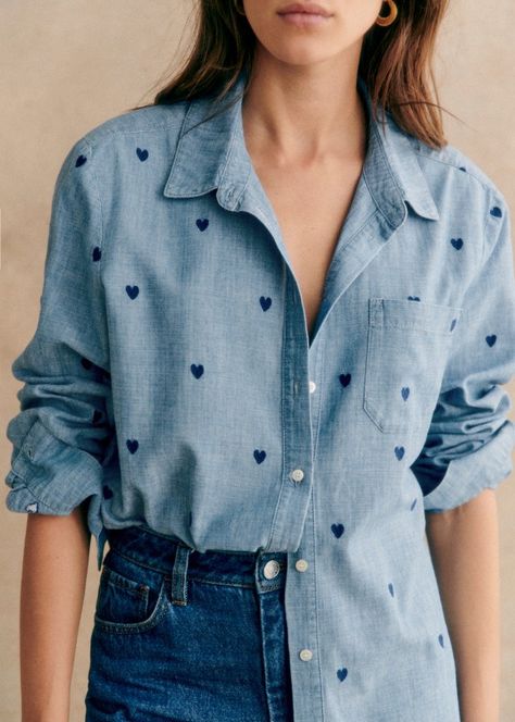 Tomboy Shirt - Chambray with embroidered navy hearts - Cotton - Sézane Shirt Stitching Ideas For Women, Embroided Shirts Design, Denim Shirts For Women, Tomboy Shirts, Embroidered Hearts, Golden Mirror, Long Kurti Designs, Heart Embroidery, Embroidered Heart