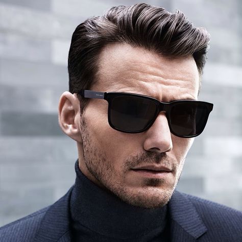 HUGO BOSS Alex Lundqvist, Best Mens Sunglasses, Round Face Sunglasses, Style Masculin, Ray Ban Sunglasses Sale, Ray Ban Men, Gold Aviator Sunglasses, Ray Ban Wayfarer, Mens Formal Wear