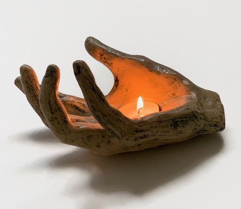 Tealight Clay Holder, Air Dry Sculpture Ideas, Holding Hands Sculpture, Diy Long Candle Holders, Sculptural Candle Holder, Ceramic Hand Sculpture, Hand Built Candle Holder, Tealight Candle Holders Clay, Hand Sculpture Clay