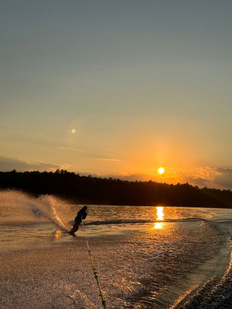 Water Ski Aesthetic, Water Skiing Aesthetic, Waterski Aesthetic, Wake Boarding Aesthetic, Water Sports Aesthetic, Wakeboarding Aesthetic, Skiing Sunset, Skiing Aesthetic, Wakeboard Boats