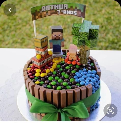 Minecraft Baking, Minecraft Cake Ideas Boys, Minecraft Birthday Cake Ideas, Minecraft Torte, Minecraft Cake Ideas, Pastel Minecraft, Creeper Cake, Diy Minecraft Birthday Party, Minecraft Cakes