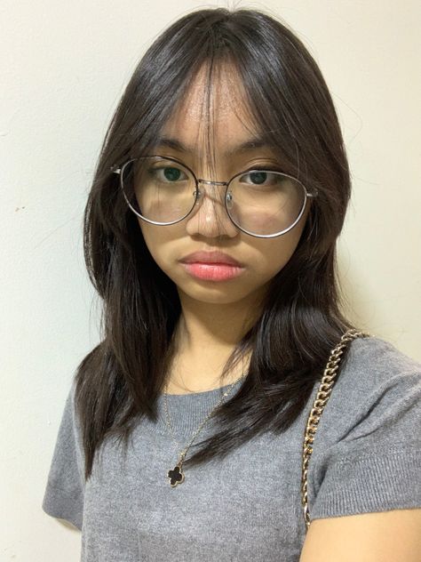 Haircut With Glasses Medium, Glasses And Bangs Haircuts, Haircuts Straight Hair Medium, Layered With Curtain Bangs, Layered Haircut With Curtain Bangs, Medium Hair Haircuts, Haircut With Glasses, Glasses Haircut, Straight Hair Medium