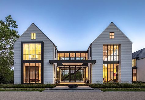 Modern Gable House, Lake House Architecture, Modern Farmhouse Architecture, Chateau Exterior, Transitional Architecture, Farmhouse Style Exterior, Modern Classic Home, Gable House, Farmhouse Trends