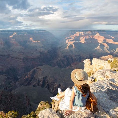 Grand Canyon Outfit, Hiking Poses, Grand Canyon Photography, Grand Canyon Pictures, Grand Canyon Vacation, Arizona Aesthetic, Road Trip Photography, Hiking Photos, Grand Canyon South Rim