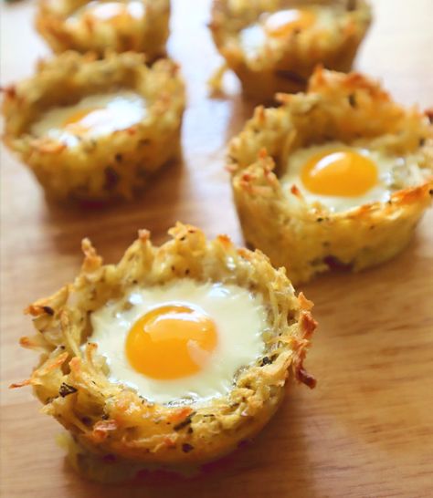 Quail Egg Breakfast, Fancy Egg Recipes, Quail Egg Recipes Breakfast, What To Do With Quail Eggs, Deviled Quail Eggs, Quail Egg Appetizer, Egg Flight Ideas, Quail Egg Recipes, Quail Eggs Recipe