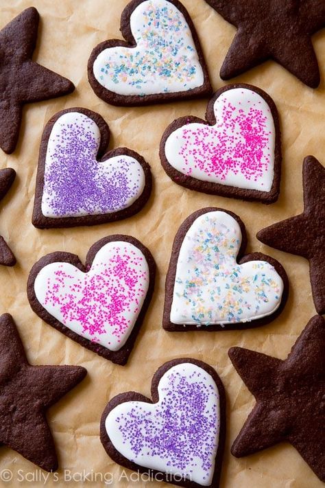 Glazed Icing Recipe, Sugar Cookie Recipes, Cookie Recipes Easy, Chocolate Sugar Cookie Recipe, Sugar Cookie Recipe Easy, Brown Sugar Cookies, Thin Mint Cookies, Chocolate Sugar Cookies, Sugar Cookie Icing