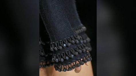 Different Types Of Sleeves, Manset Lengan, Fashion Mark, London Fashion Weeks, Chanel Jacket, Sleeves Designs For Dresses, Couture Details, Clothing Details, Designs For Dresses