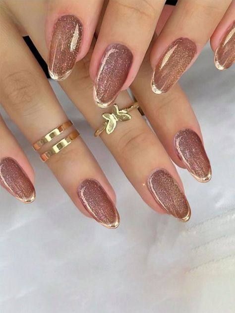 Nails For All Outfits, Nail Designs For Oval Shaped Nails, Nail Designs For Party, Pink Gold Nails Design, Gold Color Nails, Oval Gel Nails, Gold Nails Short, Party Nails Designs, Nail Art For Wedding