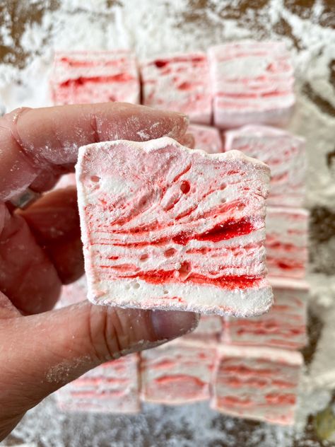 Big fluffy homemade marshmallows with a crisp peppermint flavor and a festive red swirl. These delicious treats will take your cup of holiday cocoa to a new level! Adapted from Ina Garten's Homemade Marshmallows recipe. Homemade Marshmallows Peppermint, Peppermint Marshmallow Recipe, Gourmet Marshmallows Recipe, Fancy Marshmallows, Coffee Marshmallows, Coffee Truffles Recipe, Peppermint Dessert Recipes, Peppermint Marshmallows Recipe, Healthy Marshmallow Recipe