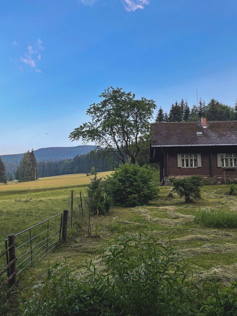 #cottage #cottagecore #cottagecoreaesthetic #meadow #soft #softaesthetic #lofiaesthetic #greens #sky #mountains #bluesky Cottage Landscape, Lo-fi Aesthetic, Mountain Cottage, Cottage Aesthetic, Forest Cabin, Cottage Core Aesthetic, Lake Landscape, Little Cottage, Cottage Core