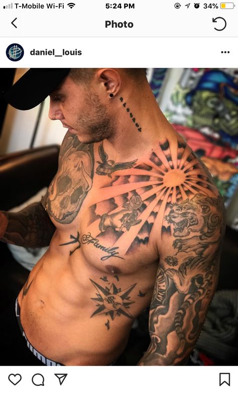 Tattoo Designs For Guys, Hals Tattoo Mann, Shoulder Tattoo Designs, Front Shoulder Tattoos, Cool Shoulder Tattoos, Men Tattoos Arm Sleeve, Mens Shoulder Tattoo, Cool Chest Tattoos, Cool Forearm Tattoos