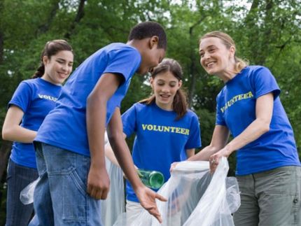 How to Find a Home for Service-Learning Projects | Edutopia Service Learning Projects, Places To Volunteer, National Honor Society, Hobbies For Men, Hobbies To Try, Honor Society, Volunteer Work, Water Table, Service Learning