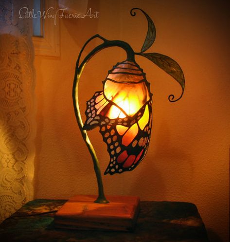 Butterfly Lights, Faerie Art, Silk Lanterns, Luminaria Diy, Butterfly Lamp, Lampe Art Deco, Faery Art, زجاج ملون, Lampe Diy