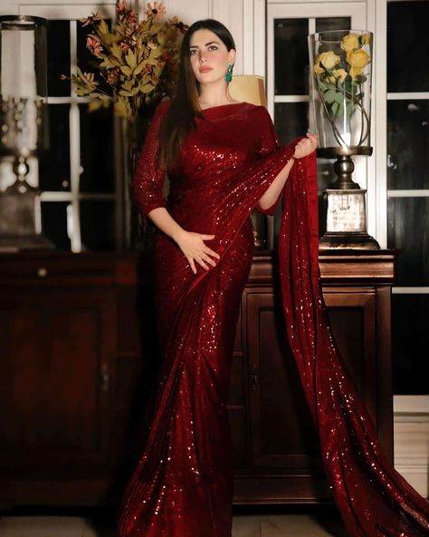 Sarees For Girls, Sequin Saree, Sari Design, Latest Bridal Dresses, Fancy Sarees Party Wear, Wedding Blouse Designs, Pakistani Fancy Dresses, Indian Fashion Saree, Saree Designs Party Wear