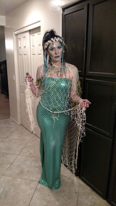 Algae Costume, Plus Size Siren Costume, Under The Sea Fancy Dress Ideas, Mermaid Costume Woman, Siren Costume Halloween Outfit, Mermaid Costume Party, Sea Witch Cosplay, Spooky Mermaid Costume, Under The Sea Fancy Dress