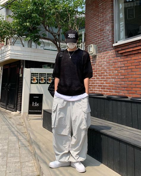 Mens Grunge Outfits, Asian Street Wear, Korean Street Fashion Men, Asian Streetwear, Streetwear For Men, Character Inspired Outfits, Baggy Clothes, Street Style Outfits Men, Street Fashion Men Streetwear