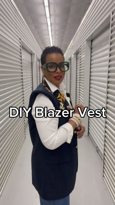 Bengela Holmes | Here is an easy DIY you can do with your thrifted blazers. Are you gonna make one? Let me know below.😊 #diyfashion #diyclothes… | Instagram Blazer To Vest Diy, Bottons Ideas Clothes, Refashion Clothes Upcycling, Thrift Store Diy Clothes, Upcycled Denim Diy, Fashion Upcycling, Clothing Tips, Fringe Jeans, Diy Tie