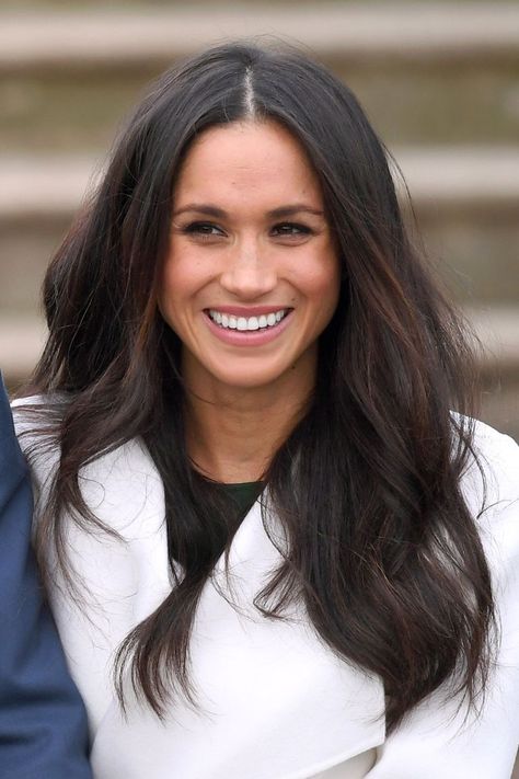 Meghan Markle Natural Hair, Meghan Markle Hair, Royal Hairstyles, Estilo Meghan Markle, Hair Evolution, Boring Hair, Haircut Inspiration, Natural Beauty Tips, Salma Hayek