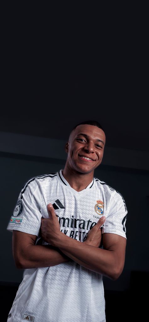 #kylian #mbappe #realmadrid #wallpapers #4k جيسون ستاثام, Real Madrid Logo, French Football Players, Madrid Football, بايرن ميونخ, Real Madrid Team, Real Madrid Wallpapers, Madrid Wallpaper, Real Madrid Players