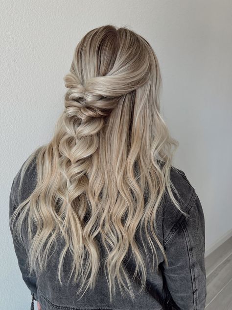 Boho Braided Half Up Hairstyles, Easy Curled Half Up Half Down, Half Up Half Down With Halo Extensions, Fake Braid Half Up Half Down, Half Up Prom Hair Medium, Braid Half Up Half Down Tutorial, Prom Braid Hairstyles Half Up Half Down, Hairstyles For Medium Length Hair For Prom, Half Up Hairstyles With Braids